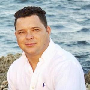 Meet your Posher, Adrian